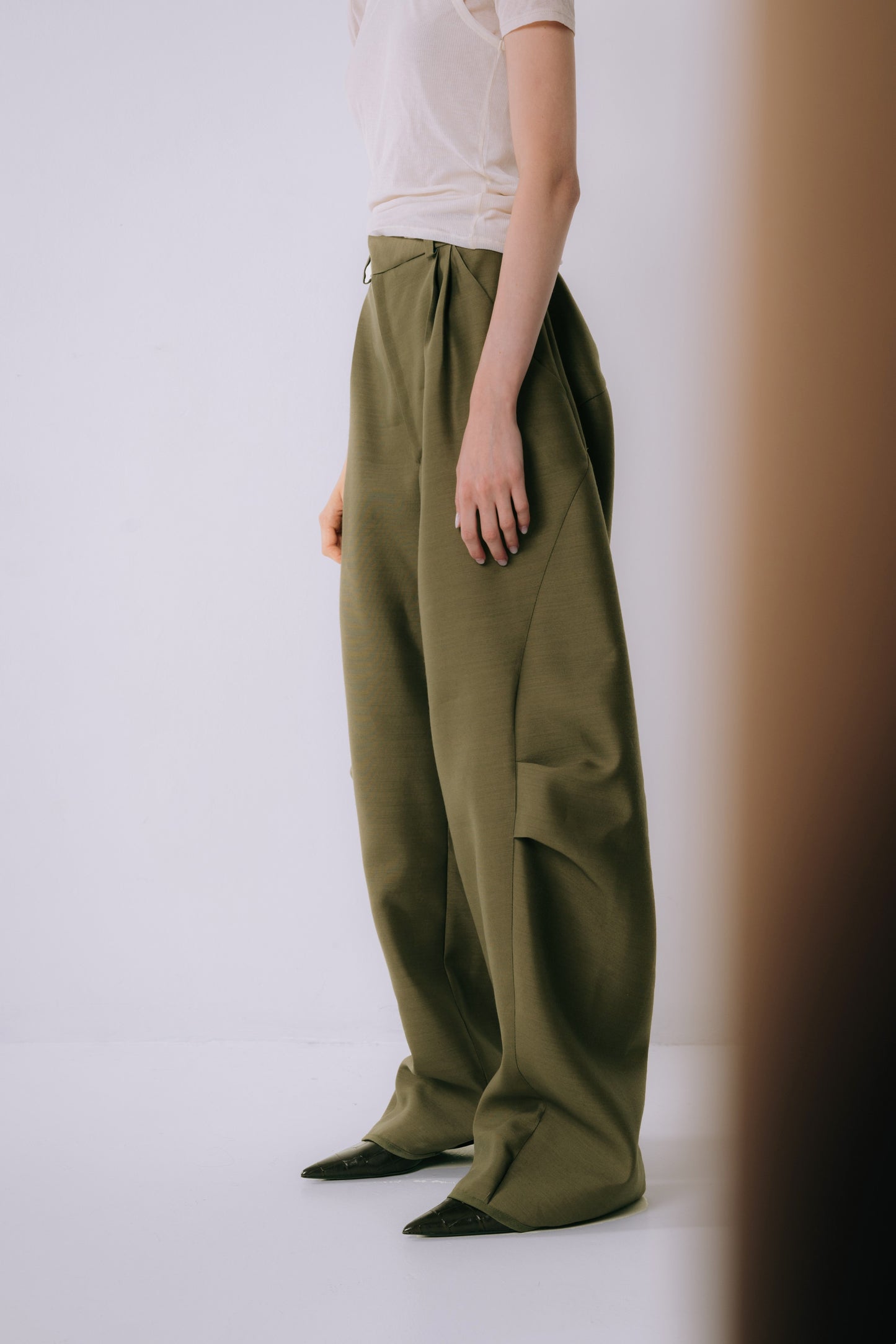 Moss barrel pants