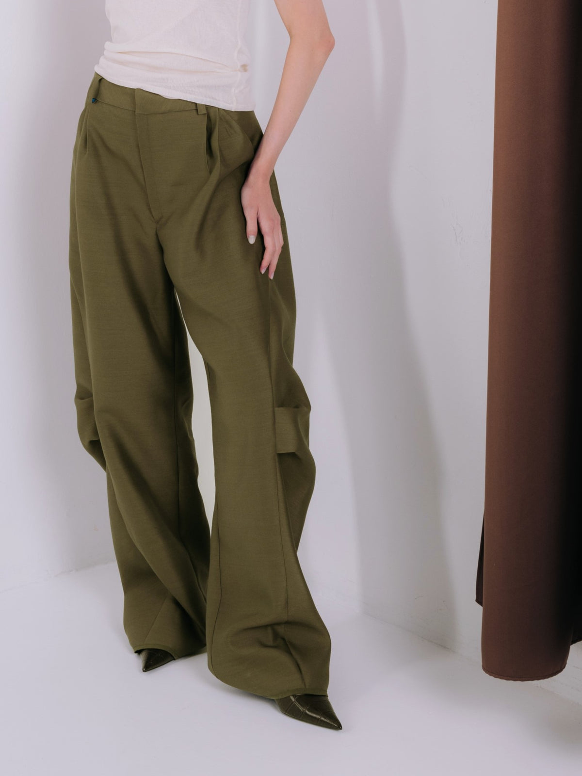 Moss barrel pants