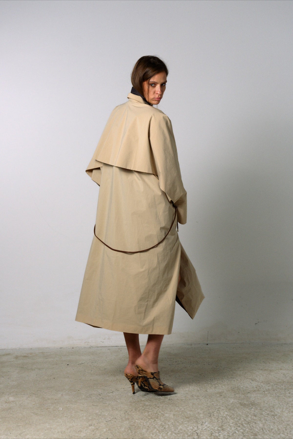 Reversed affogato trench coat